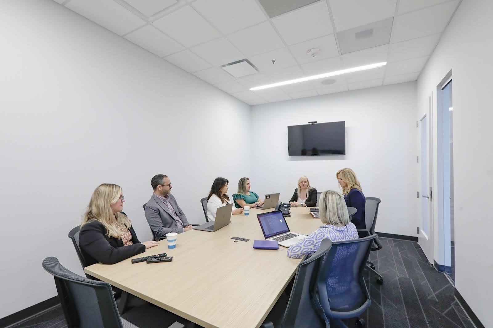 Espaces finding the perfect conference room location matters for your next big meeting tn